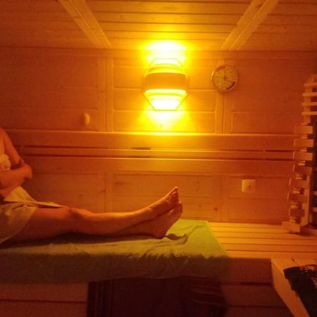 Gemuetliche Gaestezimmer In Einem Neu Sanierten Fachwerkhaus Sachsenheim Esterno foto