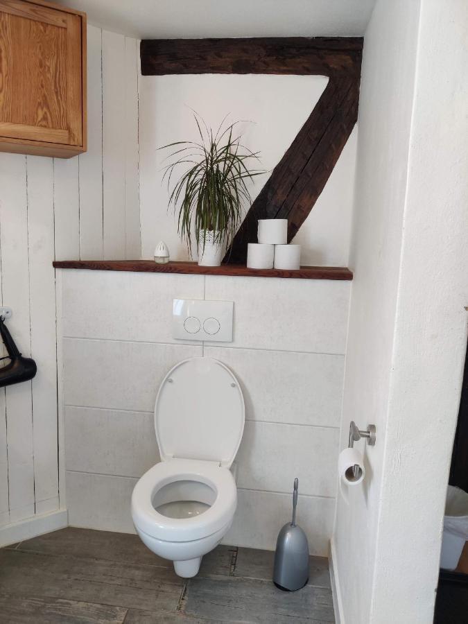 Gemuetliche Gaestezimmer In Einem Neu Sanierten Fachwerkhaus Sachsenheim Esterno foto