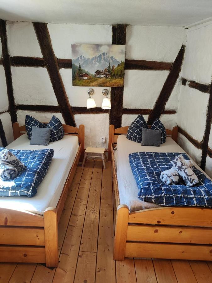Gemuetliche Gaestezimmer In Einem Neu Sanierten Fachwerkhaus Sachsenheim Esterno foto