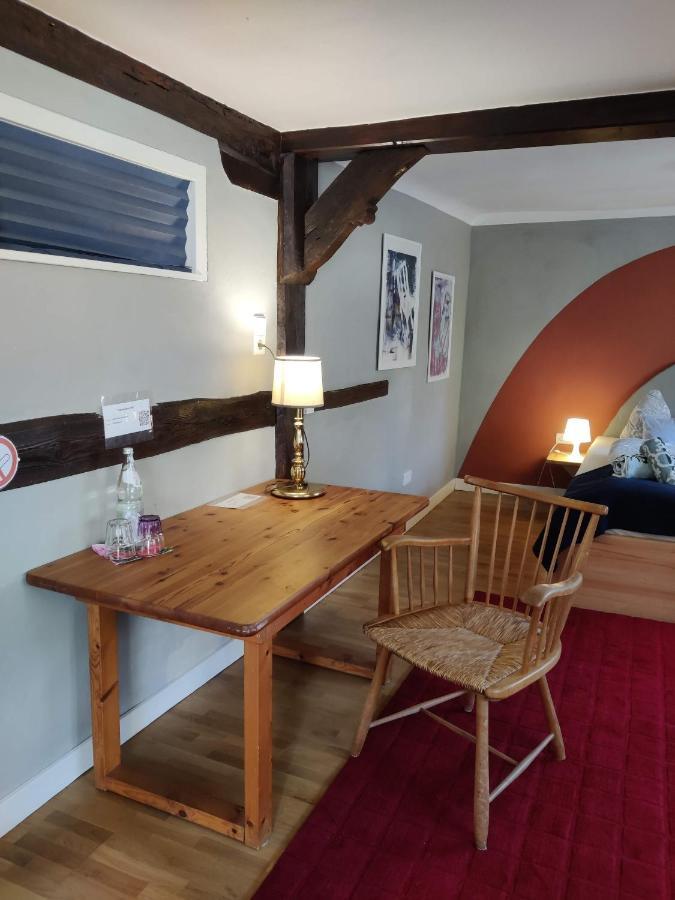 Gemuetliche Gaestezimmer In Einem Neu Sanierten Fachwerkhaus Sachsenheim Esterno foto