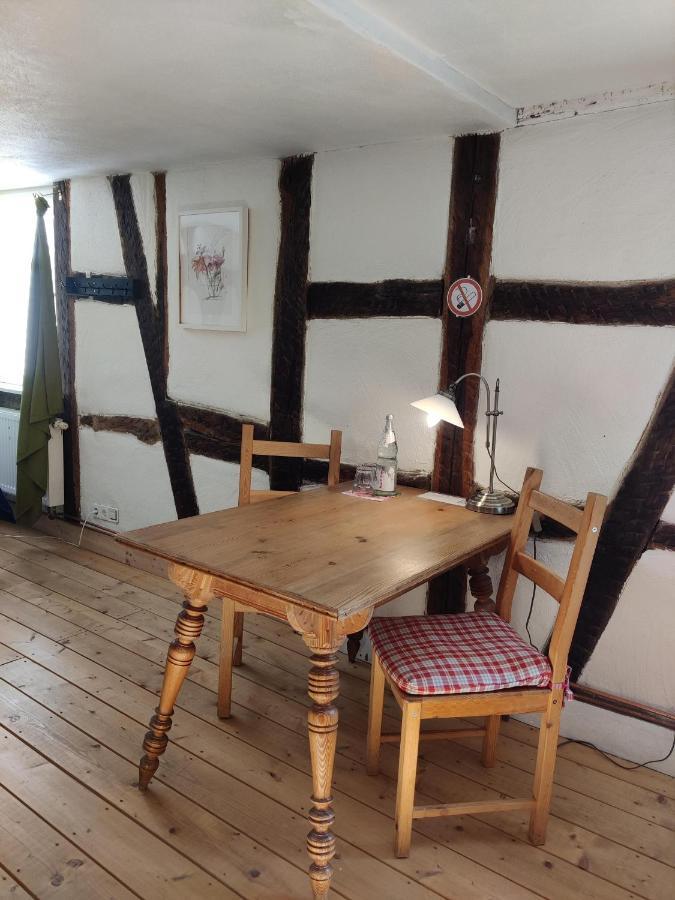 Gemuetliche Gaestezimmer In Einem Neu Sanierten Fachwerkhaus Sachsenheim Esterno foto