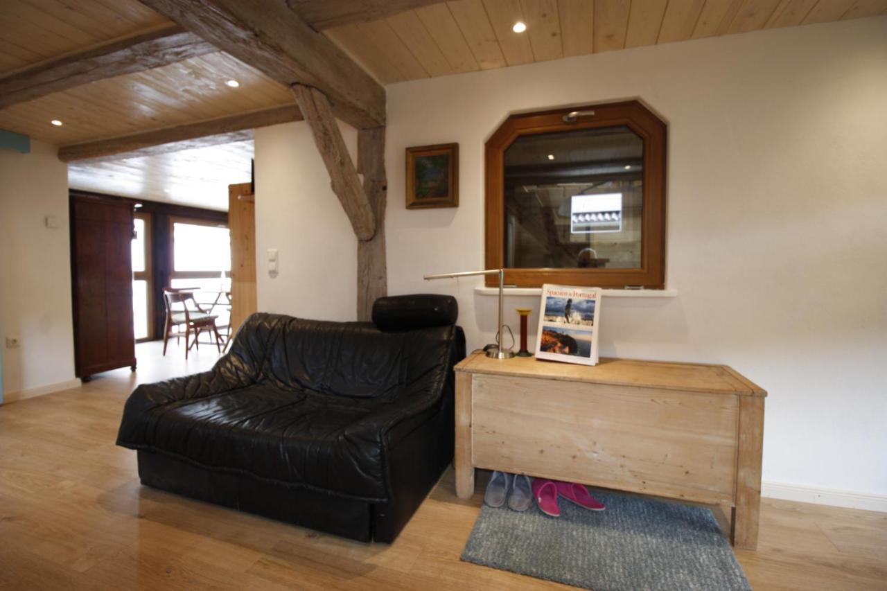 Gemuetliche Gaestezimmer In Einem Neu Sanierten Fachwerkhaus Sachsenheim Esterno foto