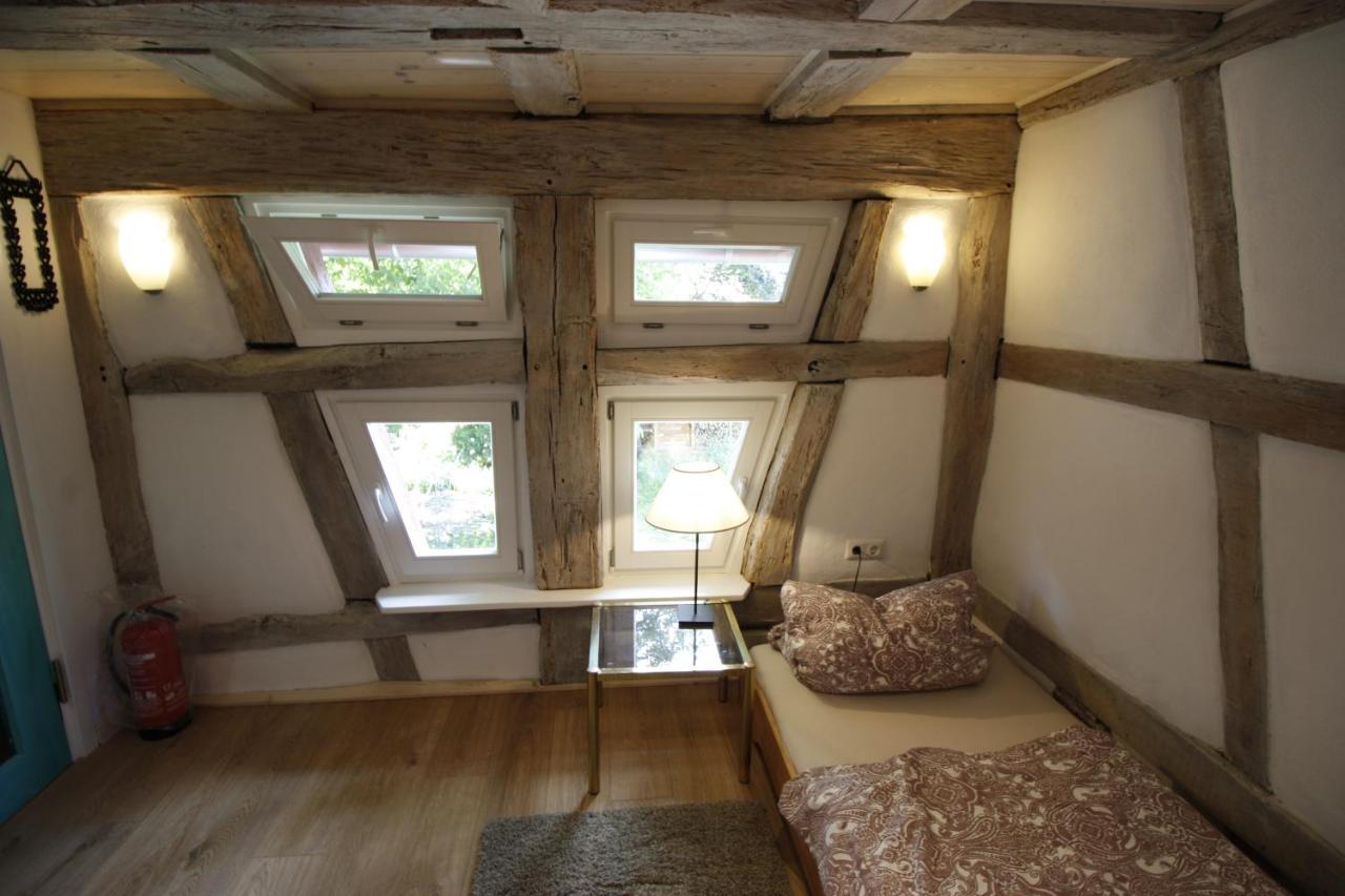 Gemuetliche Gaestezimmer In Einem Neu Sanierten Fachwerkhaus Sachsenheim Esterno foto