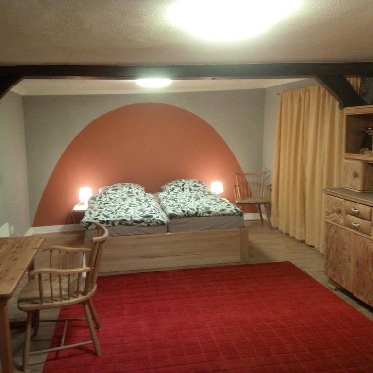 Gemuetliche Gaestezimmer In Einem Neu Sanierten Fachwerkhaus Sachsenheim Esterno foto