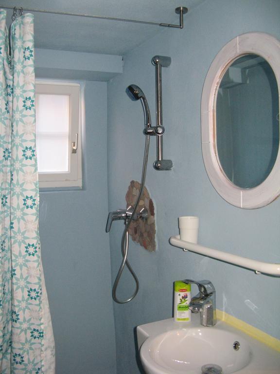 Gemuetliche Gaestezimmer In Einem Neu Sanierten Fachwerkhaus Sachsenheim Esterno foto