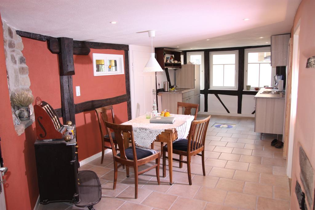 Gemuetliche Gaestezimmer In Einem Neu Sanierten Fachwerkhaus Sachsenheim Esterno foto